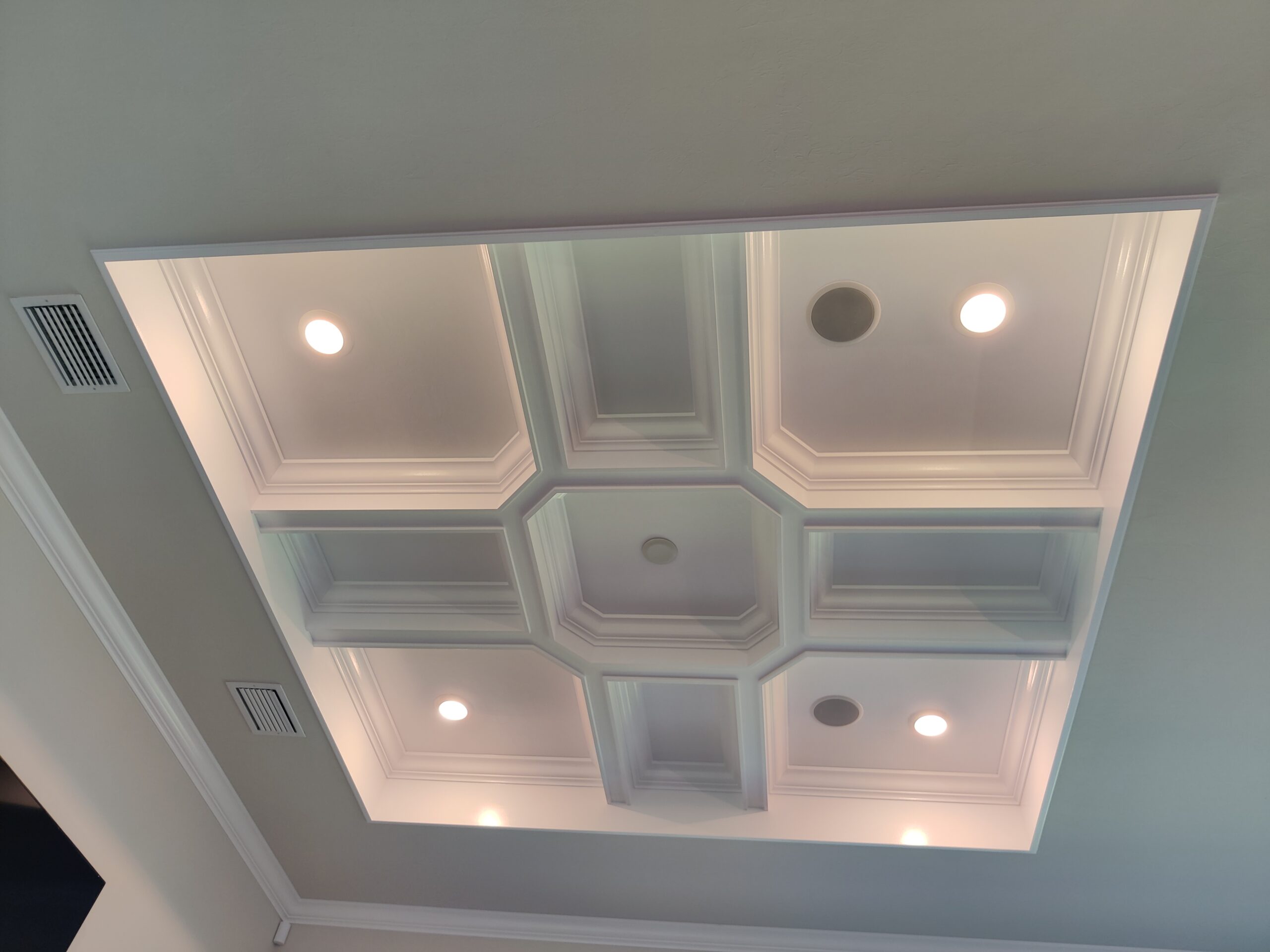 Elegant Compact Coffered Ceiling – Yellowfin, Naples, Florida